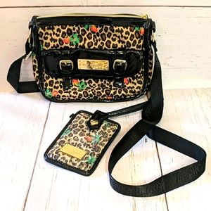 Betsey Johnson 7x9 purse with credit card holder included